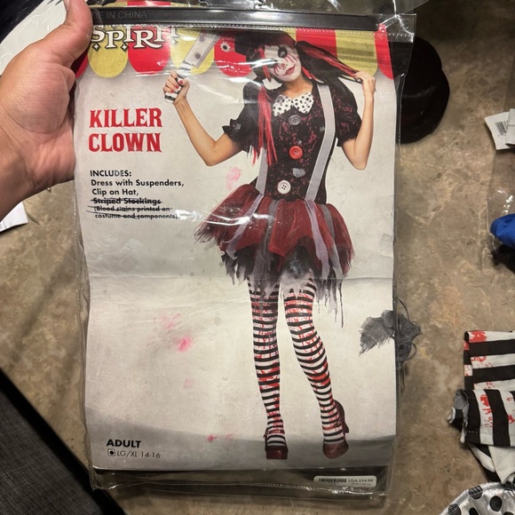 Women’s Killer Clown Costume 
Size L/XL 14-16
In great condition - Picture 10 of 11